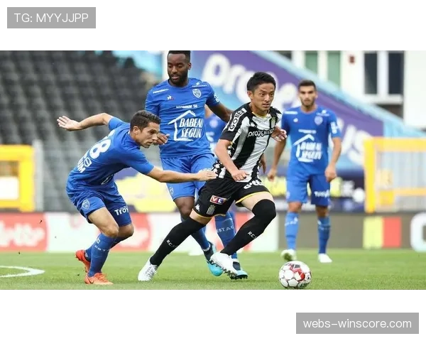 特鲁瓦1-3不敌里昂赛后分析：主队四后卫平行站位屡次被对手斜向跑动打穿